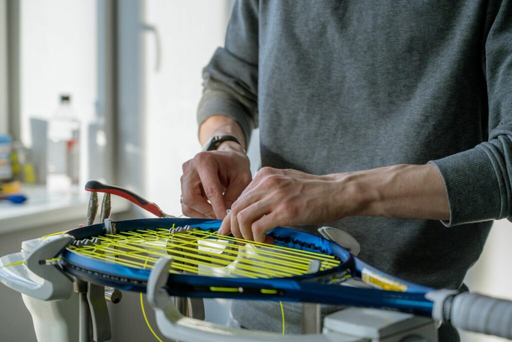How to String a Tennis Racket: Cross strings 